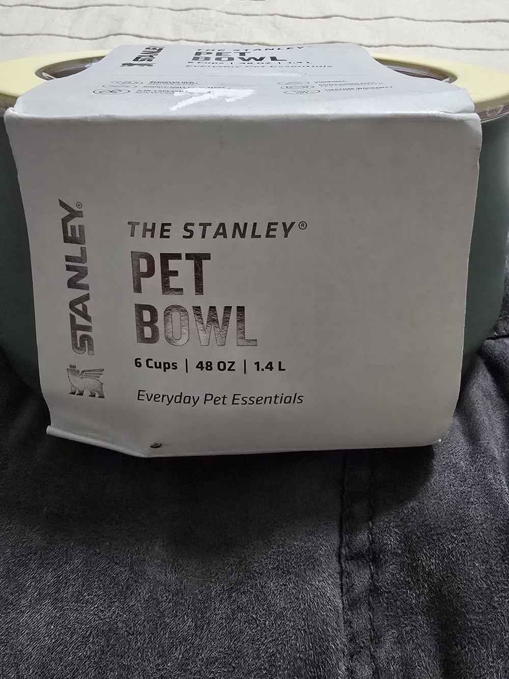 Stanley Pet Bowl in Green and Cream